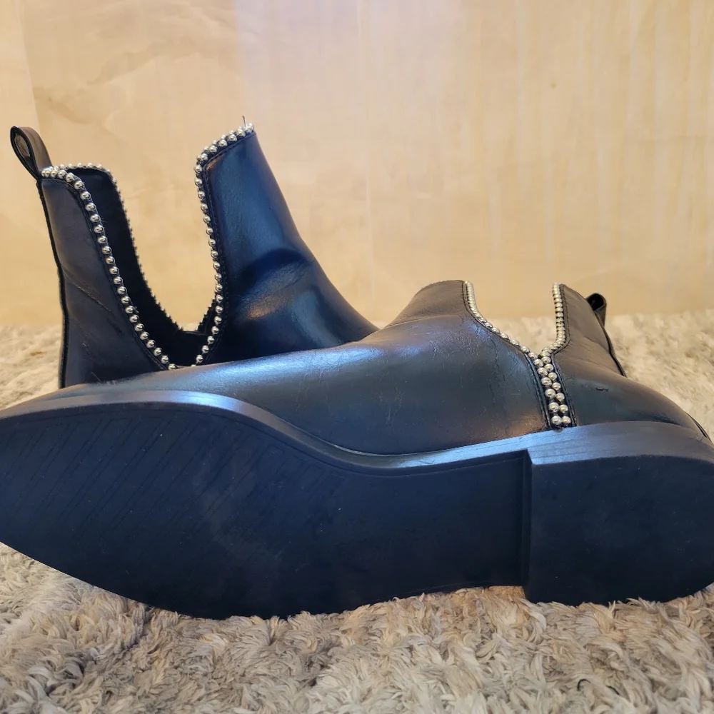 Shoes - Picture 3 of 6